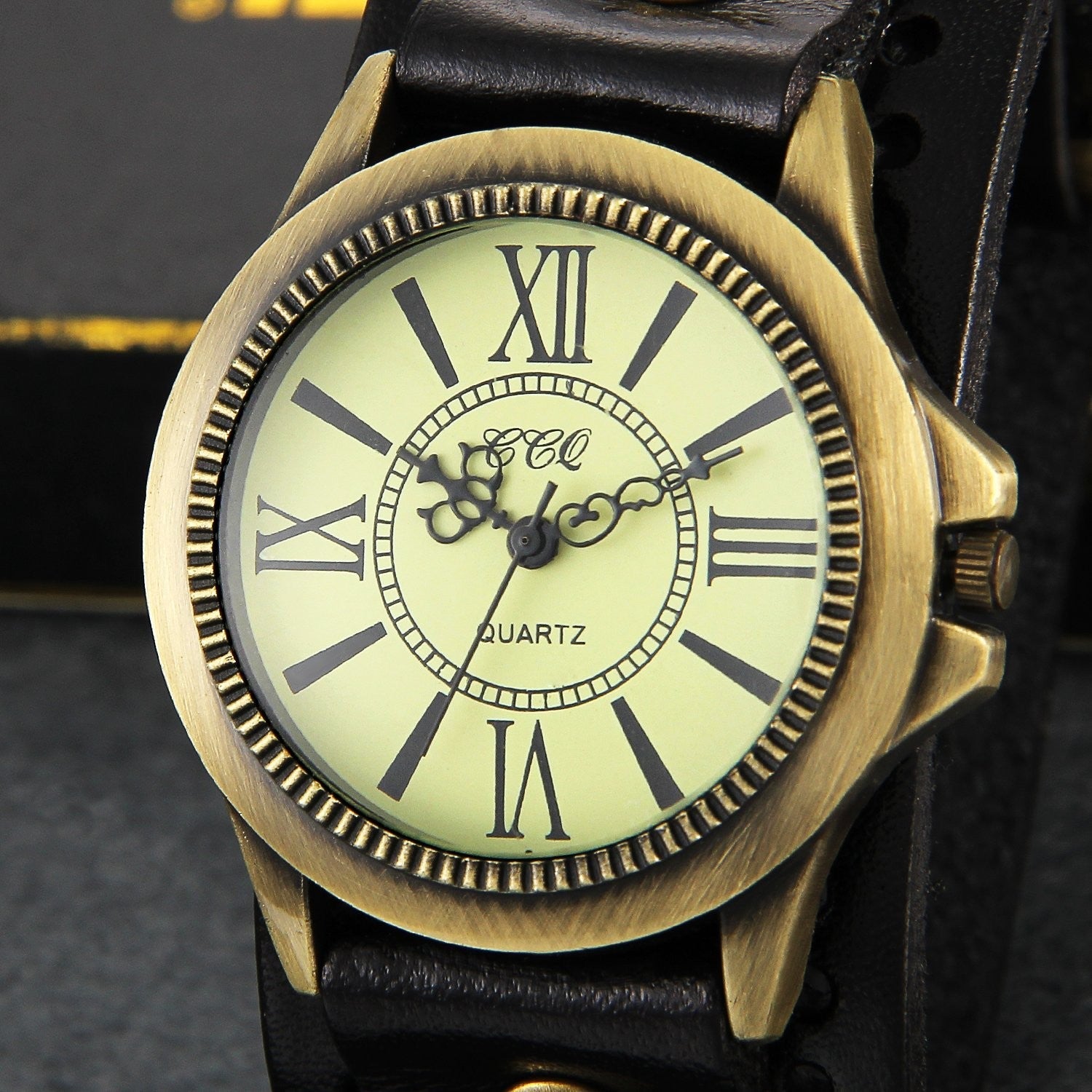 Avaner Leather Bracelet Watch Retro Punk Cuff Watch Roman Numerals Analog Quartz