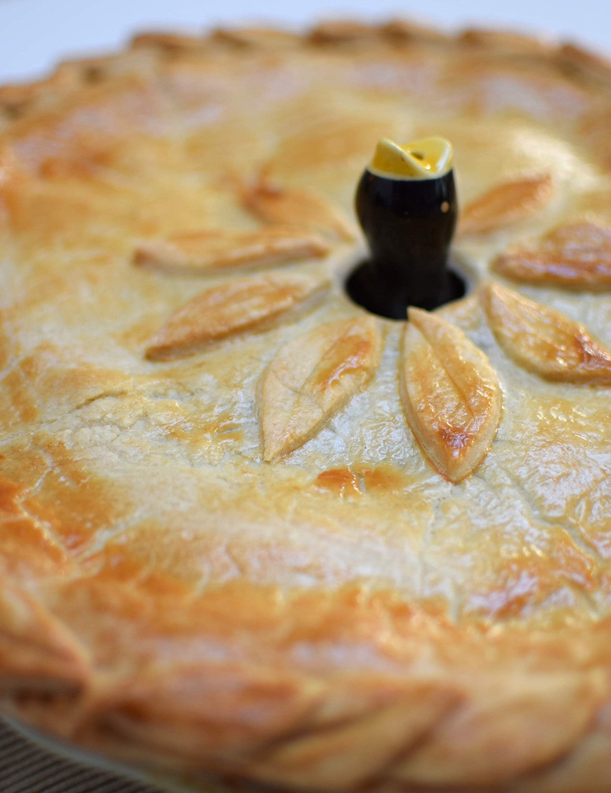 Tala Ceramic Pie Bird, 11 x 5.5cm – Traditional Steam Vent for Baking Pies