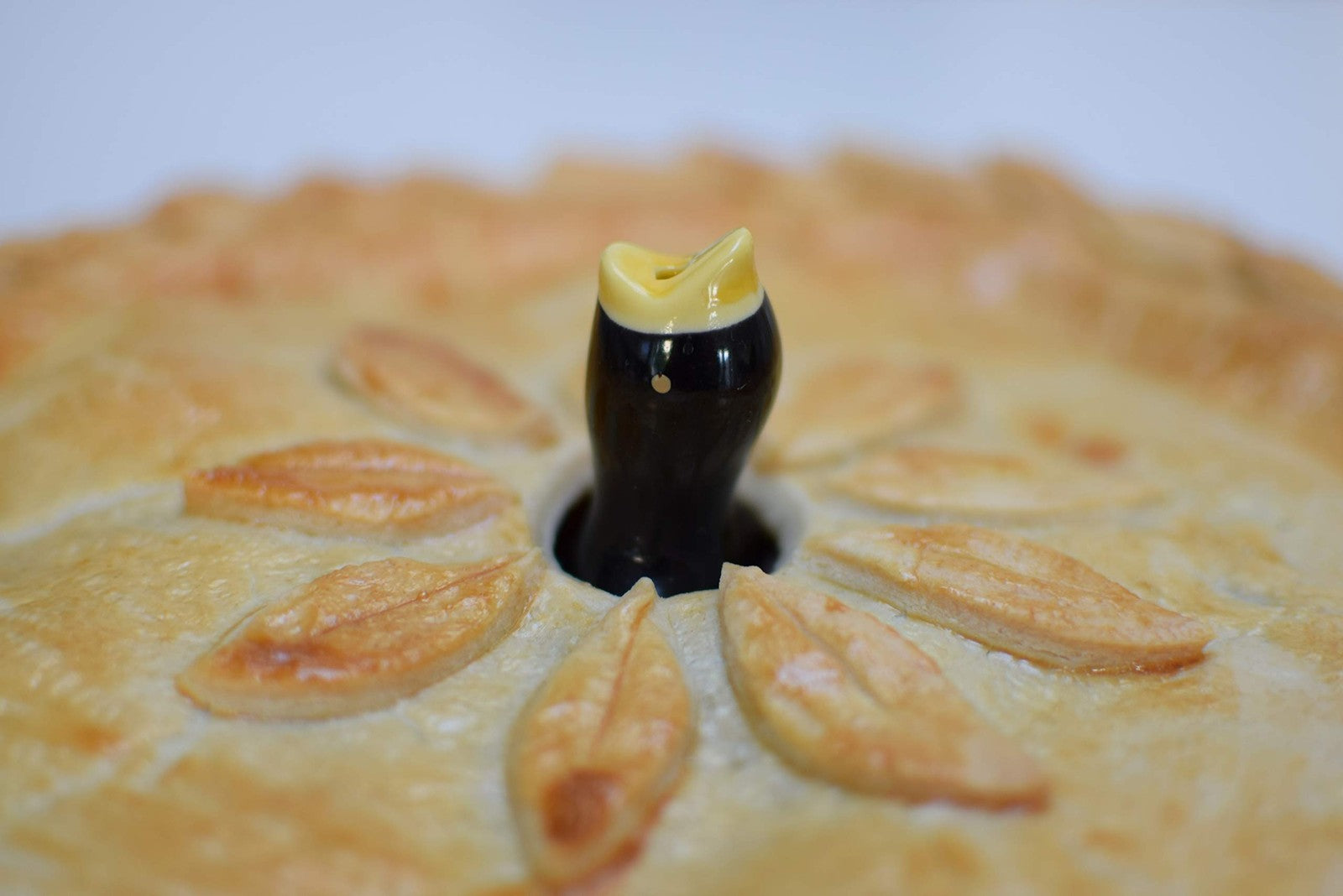 Tala Ceramic Pie Bird, 11 x 5.5cm – Traditional Steam Vent for Baking Pies