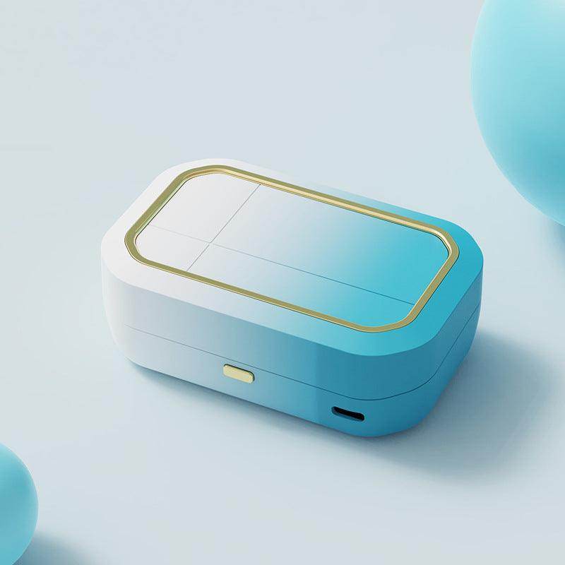 Smart contact lens cleaner