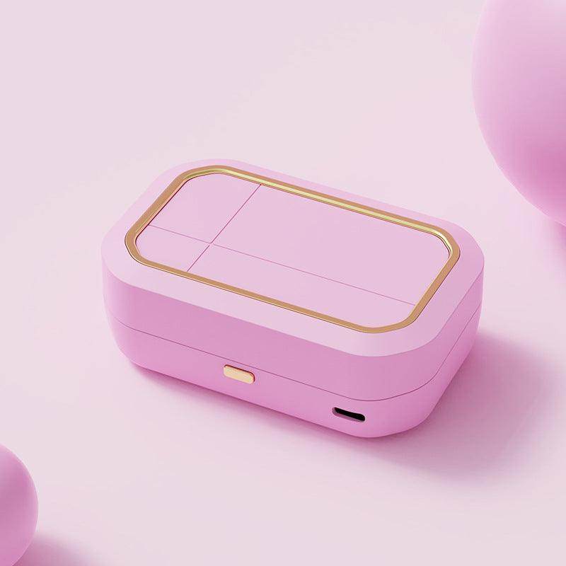 Smart contact lens cleaner