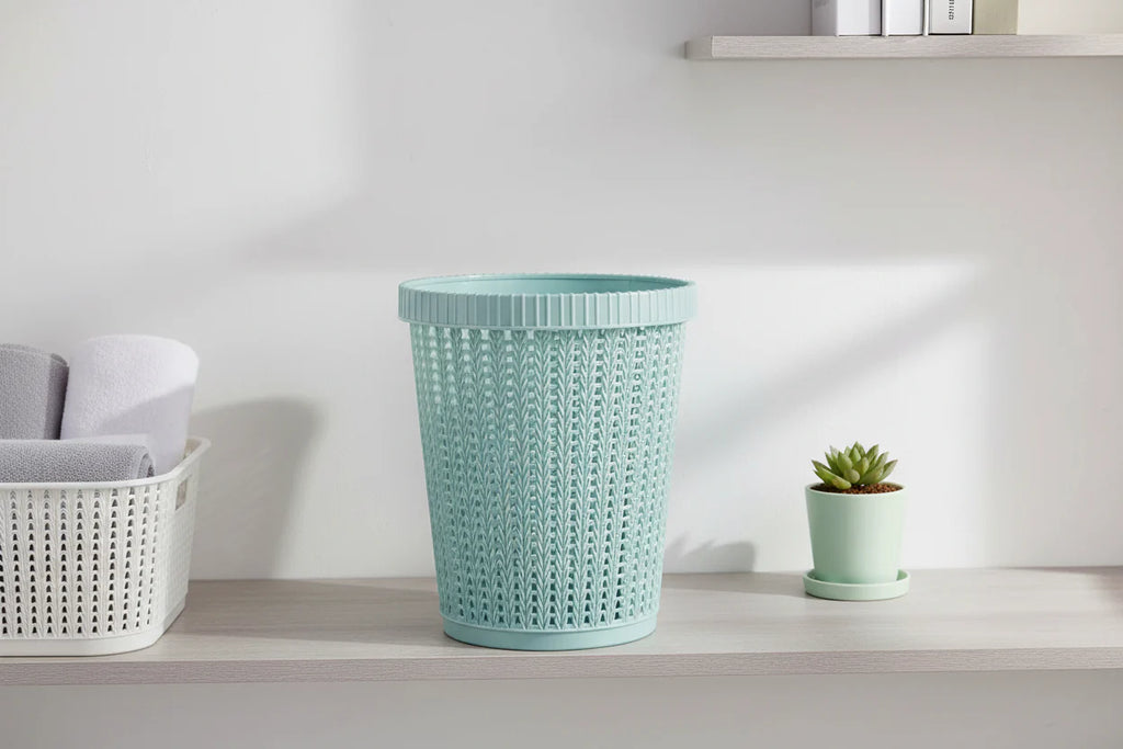 Hollow Rattan-Style Trash Can – Round Lidless Garbage Bin