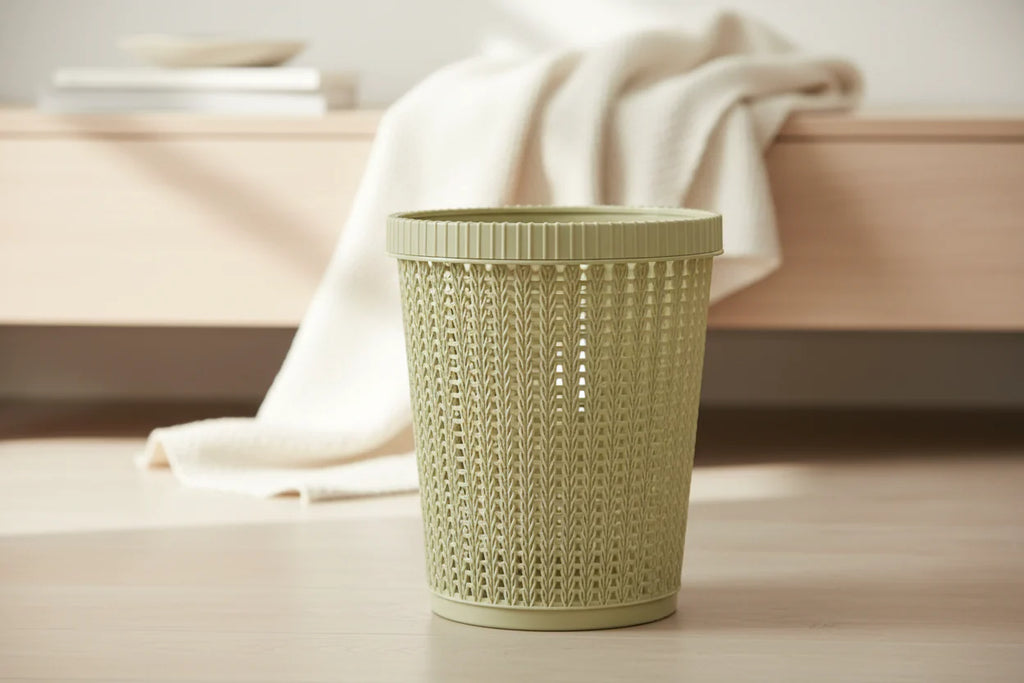 Hollow Rattan-Style Trash Can – Round Lidless Garbage Bin